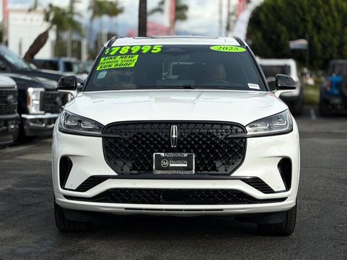 Used 2025 Lincoln Aviator Reserve w/ Equipment Group 201A image 3