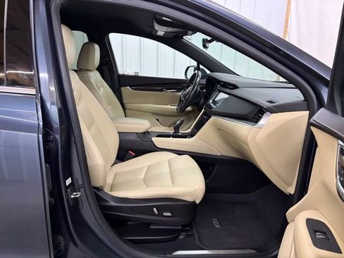 Used 2019 Cadillac XT5 AWD image 28