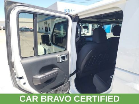 Used 2021 Jeep Gladiator Mojave AWD/4WD image 25