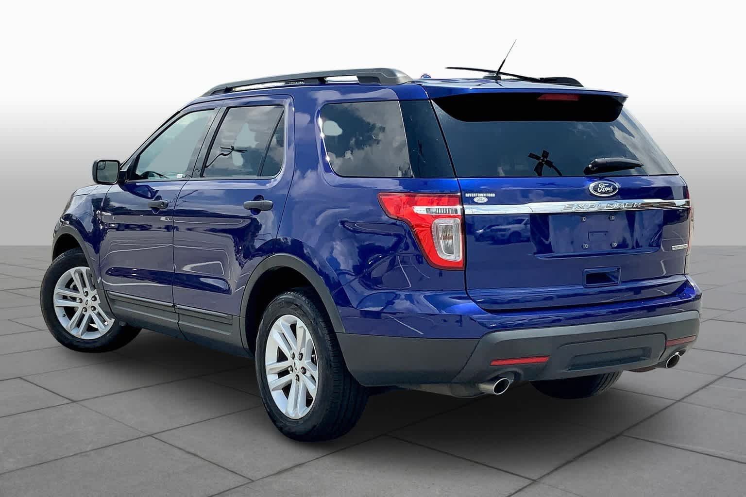 Used 2015 Ford Explorer FWD image 12