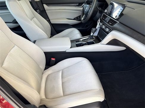 Used 2020 Honda Accord EX image 34