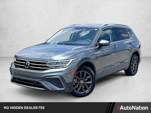 Used 2022 Volkswagen Tiguan SE FWD image 1