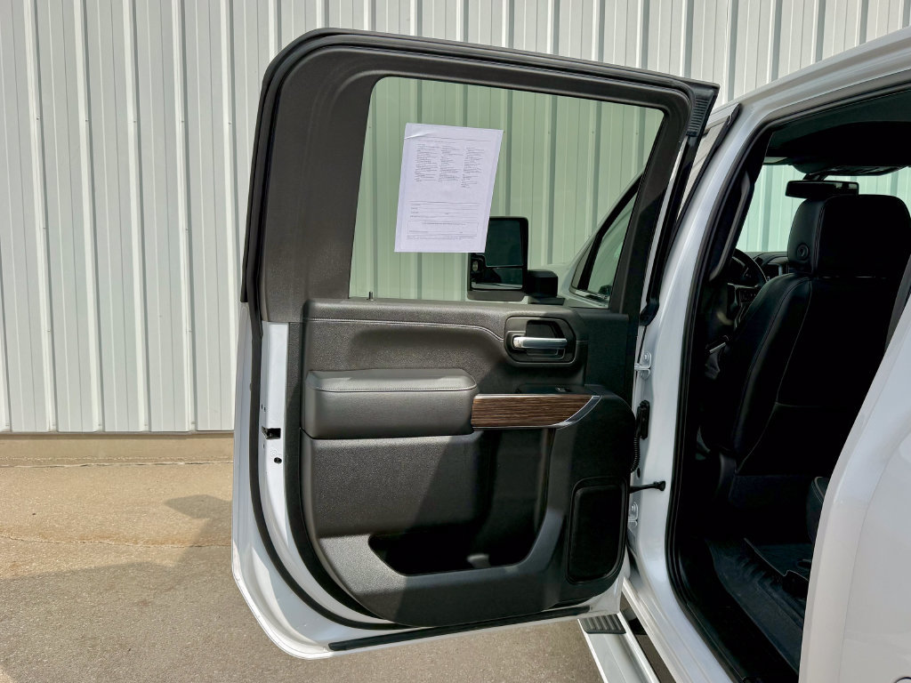 Used 2023 Chevrolet Silverado 2500 High Country AWD/4WD image 16