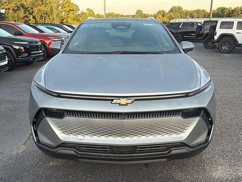 New 2026 Chevrolet Equinox EV LT FWD image 2