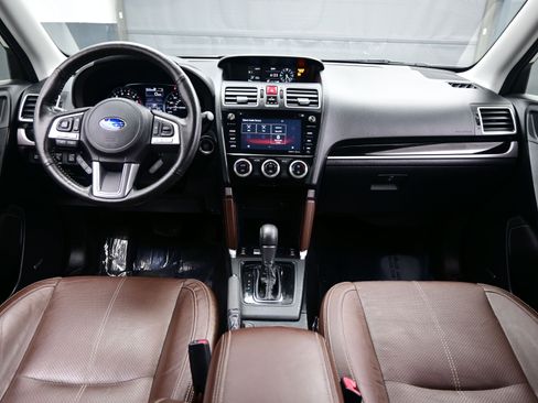 Used 2018 Subaru Forester 2.5i Touring w/ Popular Package #3B image 18