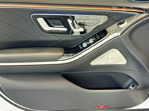Certified 2025 Mercedes-Benz S 580 4MATIC Sedan image 17
