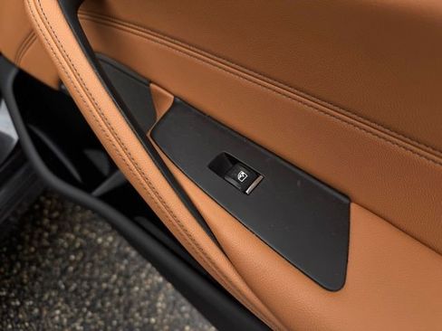 Used 2023 BMW 540i xDrive w/ Premium Package image 16