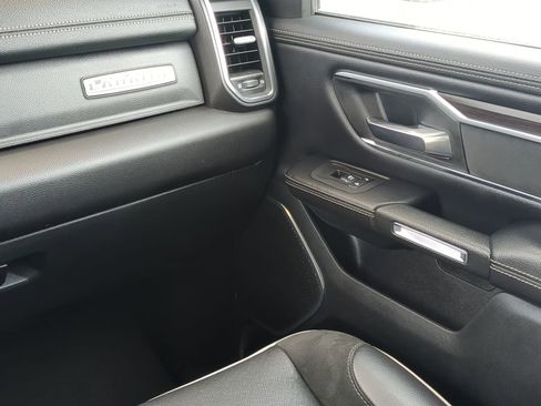 Used 2025 RAM 1500 Laramie image 15