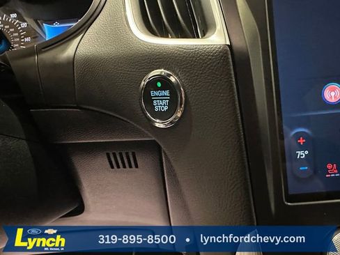 Used 2024 Ford Edge Titanium image 16