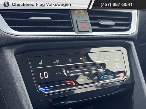 New 2025 Volkswagen Taos SE image 37