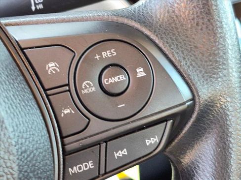 Used 2025 Toyota Corolla LE FWD image 13
