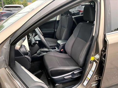 Used 2015 Toyota RAV4 XLE AWD/4WD image 10
