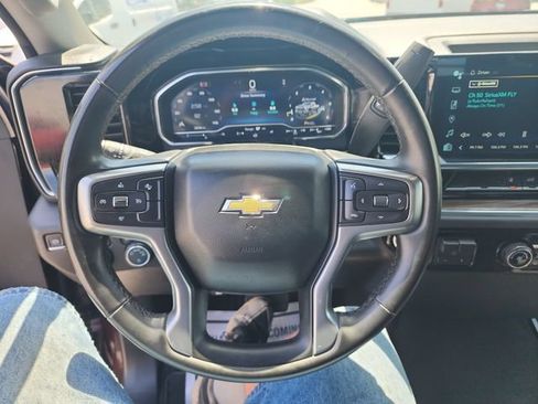 Used 2024 Chevrolet Silverado 2500 LT AWD/4WD image 14