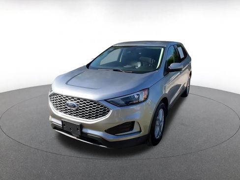 Used 2024 Ford Edge SEL image 7