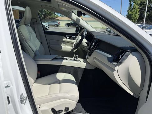 Used 2024 Volvo XC60 B5 Core w/ Climate Package AWD/4WD image 12
