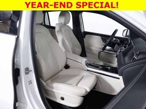 Certified 2025 Mercedes-Benz GLA 250 4MATIC image 48