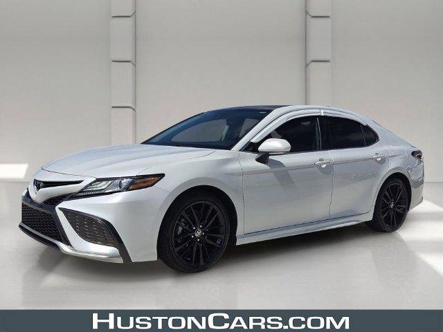 Used 2021 Toyota Camry XSE FWD image 1