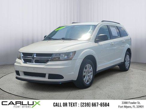 Used 2018 Dodge Journey SE w/ Connectivity Group FWD image 3