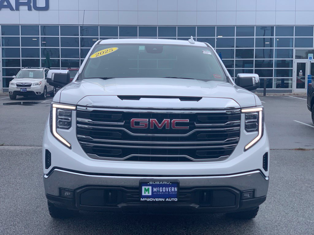 Used 2025 GMC Sierra 1500 SLT AWD/4WD image 3