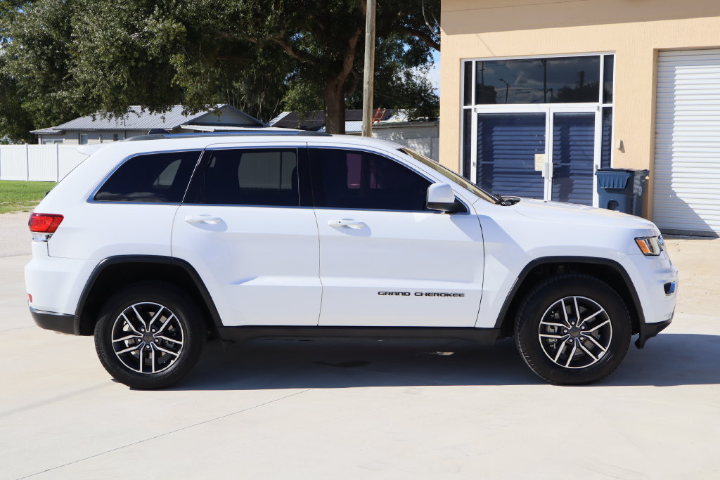 Used 2021 Jeep Grand Cherokee Laredo AWD/4WD image 10