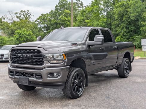 Used 2024 RAM 2500 Big Horn w/ Night Edition AWD/4WD image 5