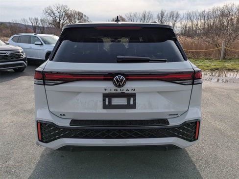 New 2026 Volkswagen Tiguan SE R-Line image 4