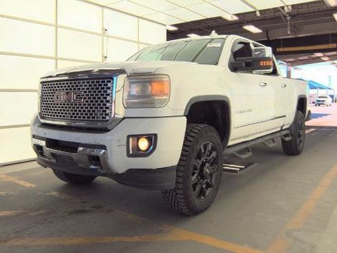 Used 2016 GMC Sierra 2500 Denali w/ Duramax Plus Package image 17