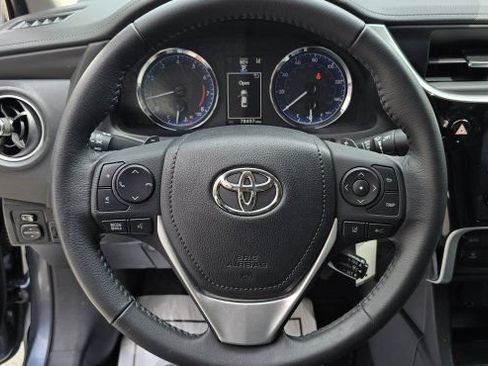 Used 2017 Toyota Corolla SE FWD image 18
