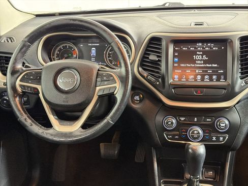 Used 2016 Jeep Cherokee Limited image 26