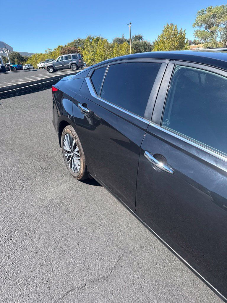 Used 2023 Nissan Altima 2.5 SV FWD image 5