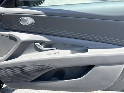 Used 2025 Hyundai Elantra SEL FWD image 24