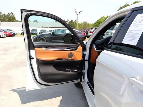 Used 2017 BMW X6 xDrive50i image 41