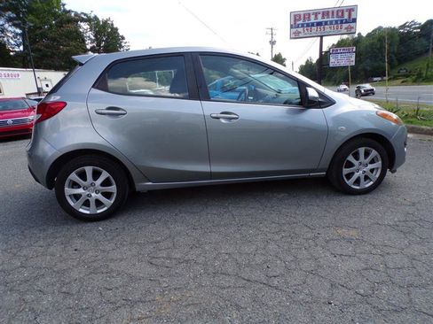Used 2012 MAZDA MAZDA2 Touring FWD image 10