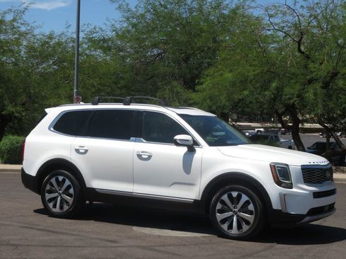 Used 2020 Kia Telluride S FWD image 4