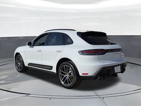 Used 2025 Porsche Macan AWD/4WD image 3