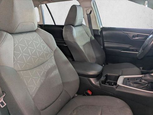 Used 2022 Toyota RAV4 XLE w/ Convenience Package FWD image 20