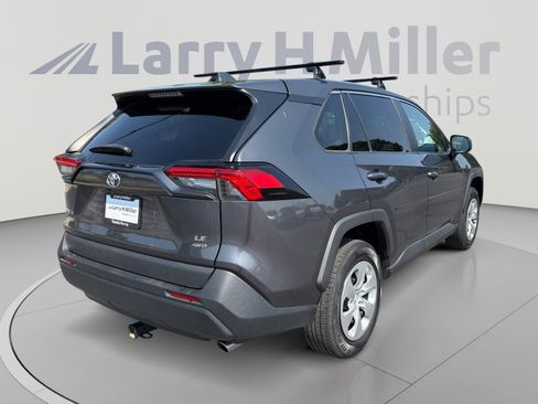 Certified 2022 Toyota RAV4 LE AWD/4WD image 5