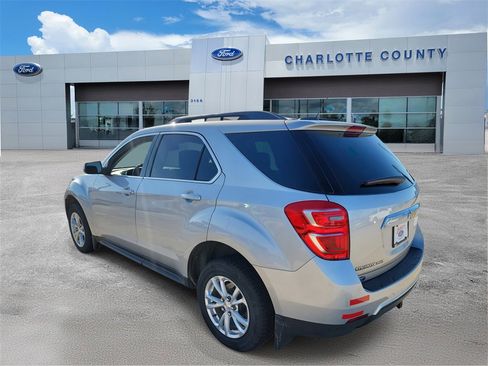 Used 2017 Chevrolet Equinox LT w/ Convenience Package image 3
