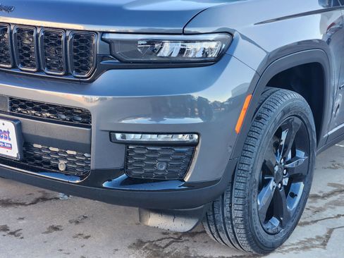 New 2025 Jeep Grand Cherokee L Limited w/ Luxury Tech Group II AWD/4WD image 9