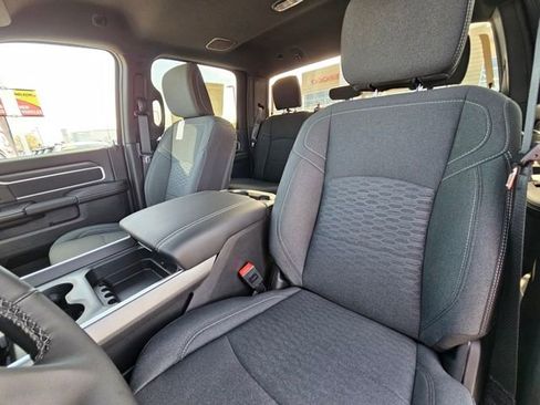 New 2026 RAM 2500 Big Horn AWD/4WD image 19