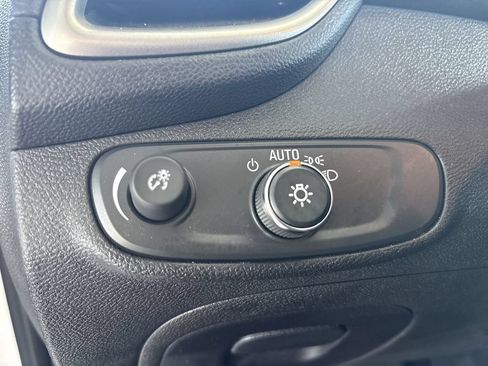 Used 2019 Chevrolet Trax LS FWD image 16