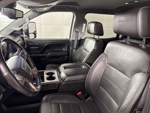 Used 2015 GMC Sierra 3500 Denali w/ Duramax Plus Package image 27