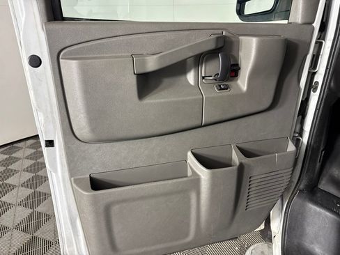 Used 2020 GMC Savana 2500 w/ Driver Convenience Package RWD image 22