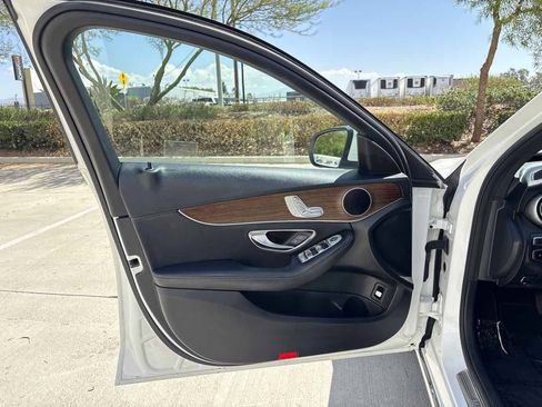 Used 2019 Mercedes-Benz C 300 Sedan image 16