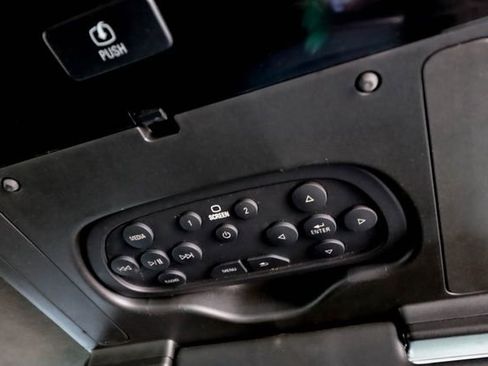 Used 2017 Cadillac Escalade Platinum image 55