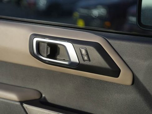 Used 2022 Ford Bronco Wildtrak image 28