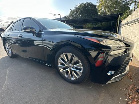 Used 2021 Toyota Mirai w/ Advanced Technology Package RWD image 2