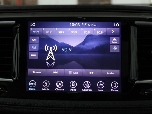 Used 2018 Chrysler Pacifica Limited w/ Advanced Safetytec Group FWD image 29