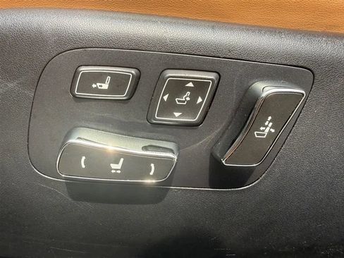 Used 2014 Lexus LS 460 w/ F Sport Package RWD image 25