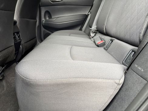 Used 2025 Toyota Corolla Cross LE image 25